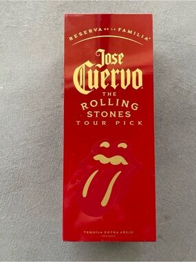 Reserva De La Familia Jose Cuervo The Rolling Stones Tour Pick Red Lacquer Box